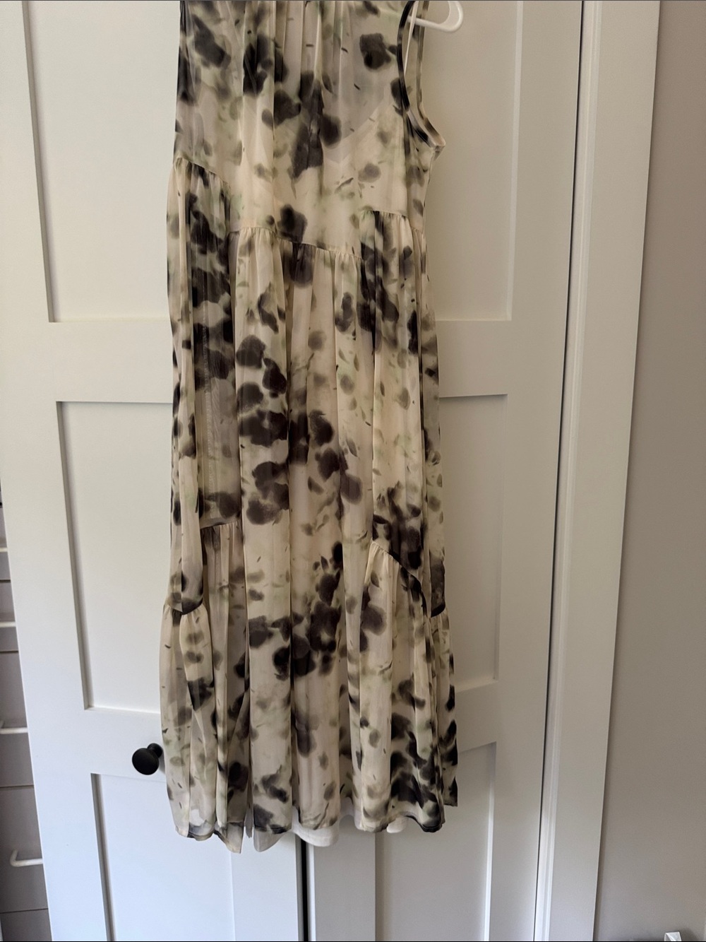 Simply Vera Vera Wang Sleeveless Tiered Maxi Dress in Ivory with Black Wash